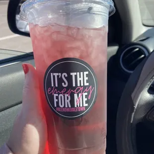 Skittles energy bomb tea, has a grape flavor