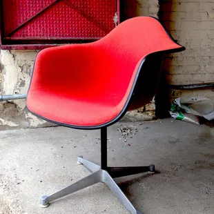 Herman Miller PAC-1 chair designed by Charles and Ray Eames.