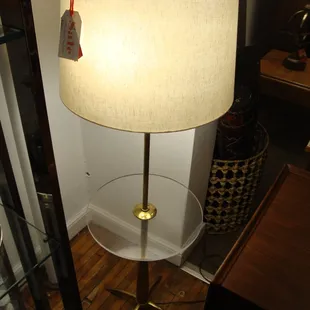 A stiffel floor lamp in like-new condition!