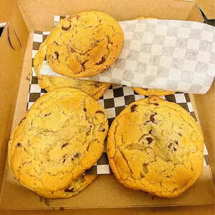 Chocolate Chip Traditional Cookie