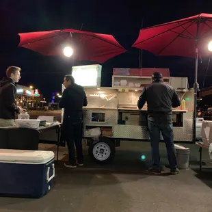 Set up - right on Gilbert Rd next to creamistry and Whiskey row. Top notch tacos