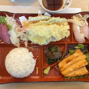 Salmon Bento Box w/sashimi &amp; tempura (delicious)