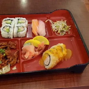 sushi, sashimi, sushi and sashimi, food