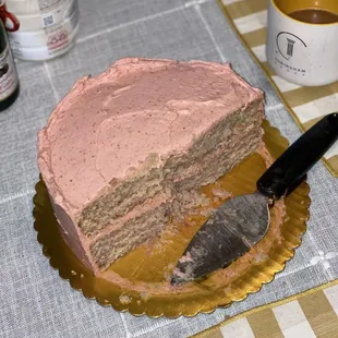 Guests didn&apos;t finish the cake