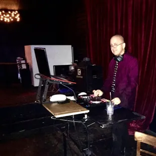 86X - DJ in the House