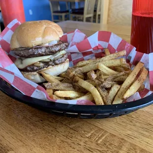 N&apos;awlin&apos;s Burger