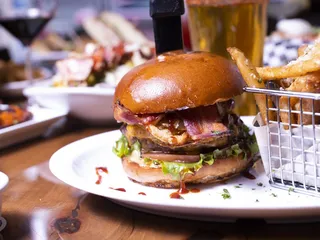 Pete's Restaurant & Brewhouse