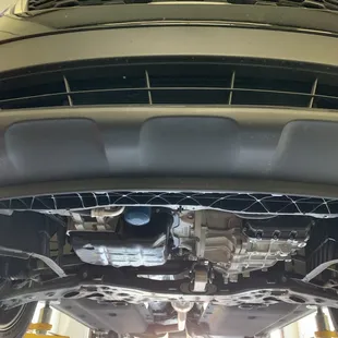 Picture so people can tell that it is a Kia Sorento and that the factory oil filter is leaking oil.