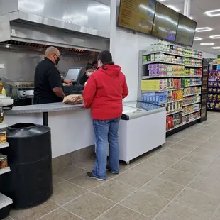 LC&apos;s Hamburger counter