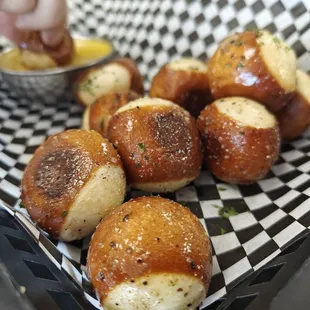 Pretzel Bites