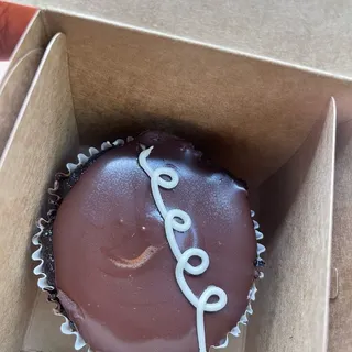 Fauxtess Cupcake