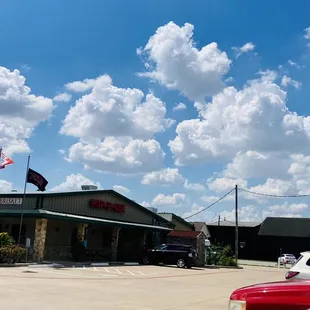 chicken wings and fried chicken, outside