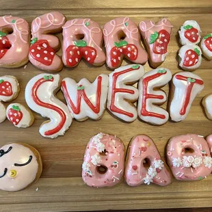 donuts, dough desserts, food
