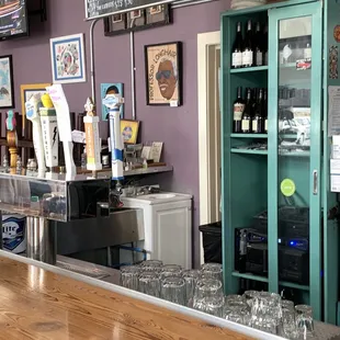 the bar area of a restaurant
