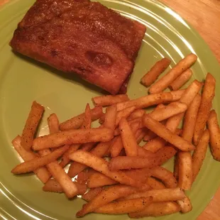 Pizza puff and garlic fries