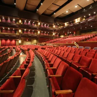 Yardley Hall Capacity: 1300 www.jccc.edu/CarlsenCenter