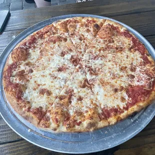 Look at this beautiful, thin crust pie.