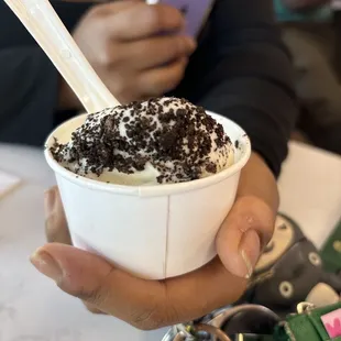 Vanilla and Oreo topping