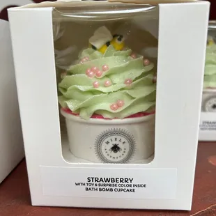 Cupcake bath bombs