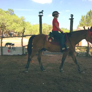 Me, actually feeling confident on a horse! Thanks to my wonderful horsemanship lesson with Genevieve and Sumo, the horse, at Miercoles Moon!