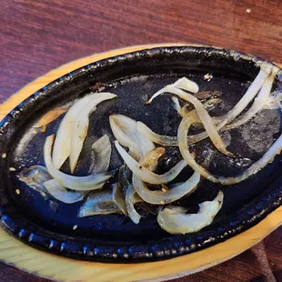 This is how much onion that was used for the bottom lining for our galbi dish, too cheap to believe.