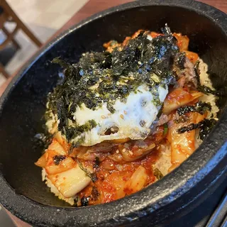 4. Kimchi Hot Stone Bowl Bibimbab