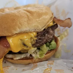 1/2 lb burger with all the fixings!!!  It was delicious!