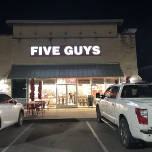 This is the Hamburger place that is open tonight during "Super Bowl". Don't waste your time going to  mighty fine!