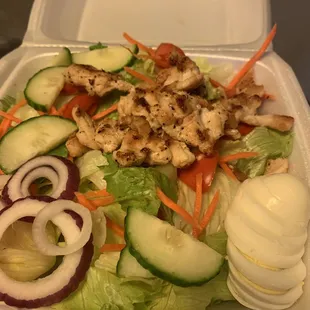 Grilled chicken salad (more like sautéed)