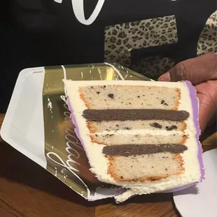 The inside details of the Oreo Cake!