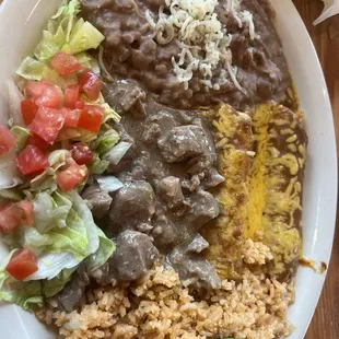Cheese enchiladas, carne guisada