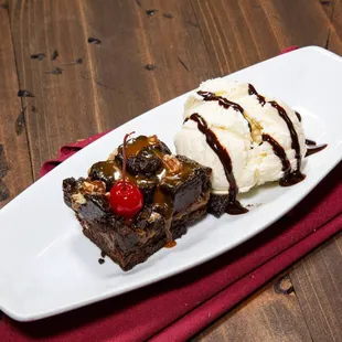 dessert, food