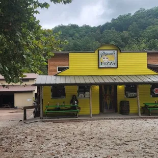 Miguel's Pizza