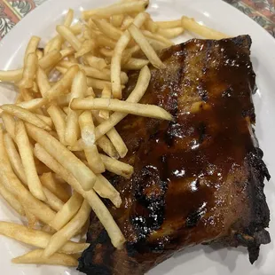 1/2 rack w/fries