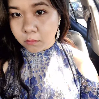 Jenny V.