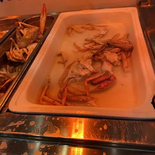 Crab leg pan that stayed like this for the majority of time I was there.