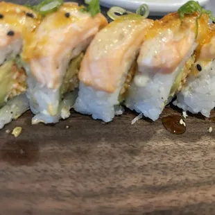 Baked salmon roll