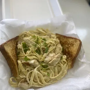 Chicken Alfredo/w Texas toast