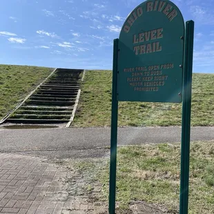 a sign for the old river level trail