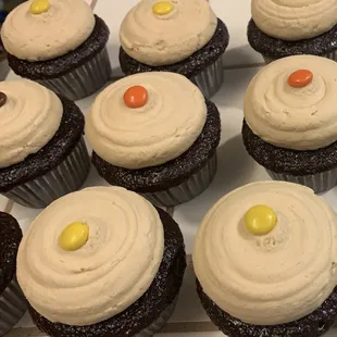 I Fall To Pieces Cupcakes