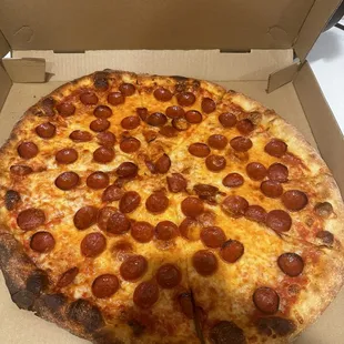 Large Pepperoni Pizza