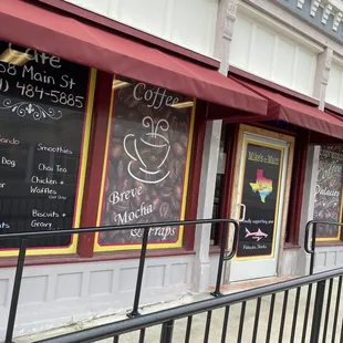 Mike&apos;s on main cafe front