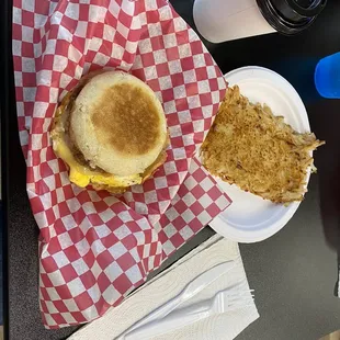 Mike&apos;s on Main egg sandwich and hashbrowns