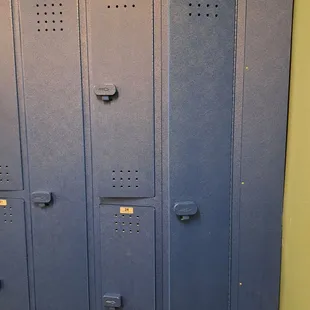 25 lockers in the women's locker room. Bring your own lock, or purchase one from front desk (or Lowe's across the street).