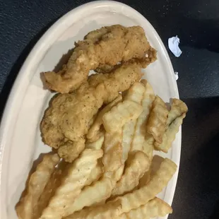 Chicken strips and fries (kids menu)