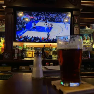 a basketball game on the screen