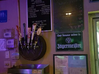 Ike's Sportz Bar & Grill