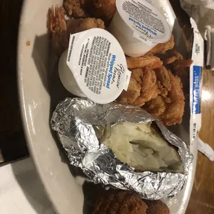 food, chicken wings and fried chicken