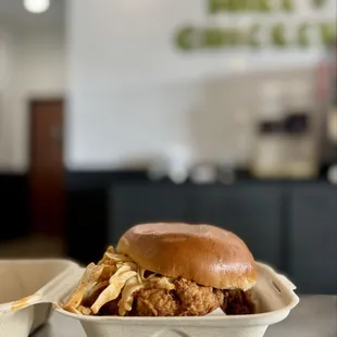Mike&apos;s Sandwich