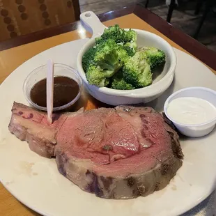 Cold prime rib with broccoli that tastes like fish